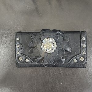 Elegant Black Floral Clutch with Crystal Accents